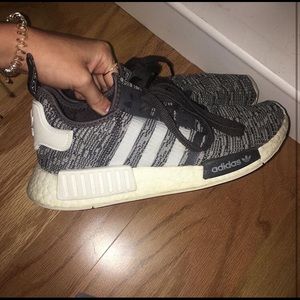 grey adidas nmd r1